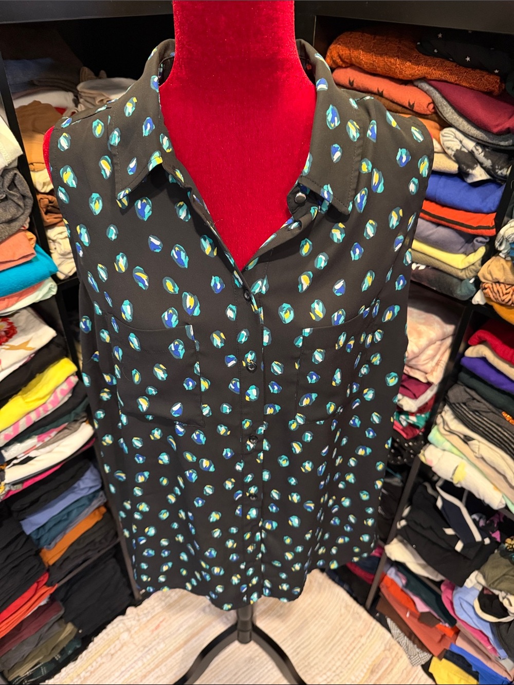 #612. 🪷 button sleeveless blouse. 0x